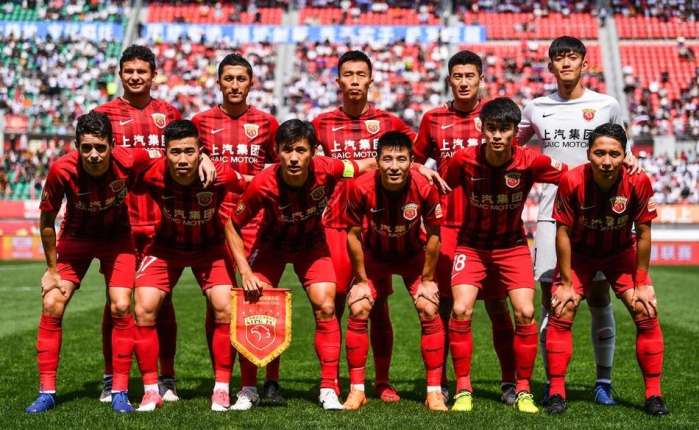栾利程滑翔劈扣领衔CBA第十轮五佳球