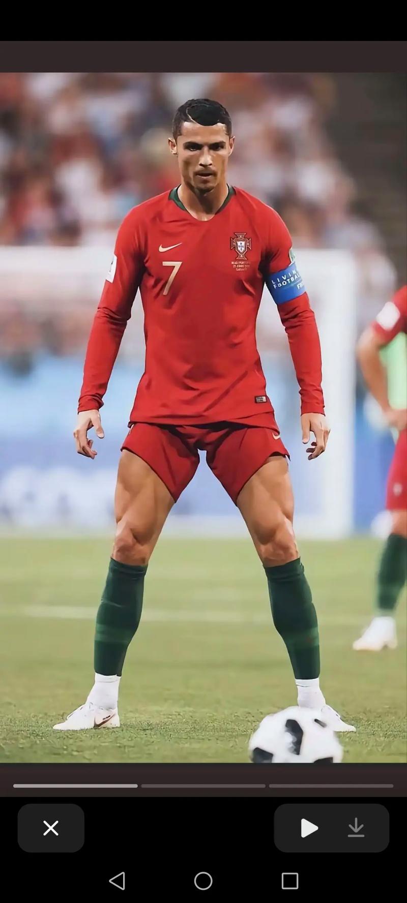 米兰跟队：米兰双雄探讨出售圣西罗冠名权，每年2000-3000万欧（随队记者：米兰双雄商议出售圣西罗冠名权，年收入预计2000-3000万欧）