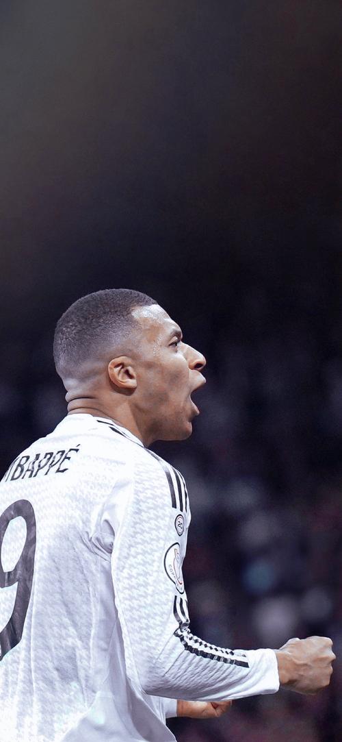 队报：法国队世界杯26人大名单已经确定16人，竞争很激烈（队报：法国队世界杯26人名单已锁定16席，名额之争白热化）